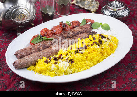 Kebab kubideh con riso allo zafferano Foto Stock