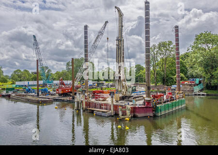 La costruzione di ponti a Pangbourne Berkshire REGNO UNITO Foto Stock