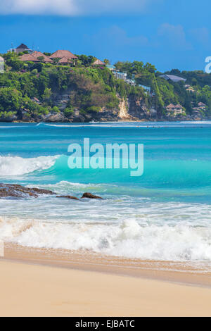 Onde da surf e 'turqoise' acqua Foto Stock