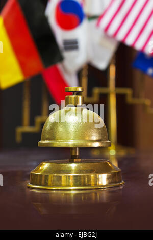 L'anello di servizio bell su una reception di hotel Foto Stock