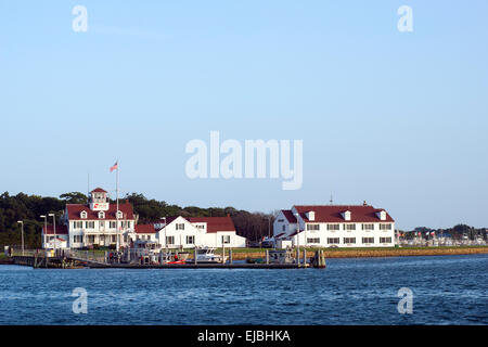 MONTAUK-luglio 23: Gli Stati Uniti Stazione della Guardia Costiera è visto nel porto di Montauk, Long Island, New York il 23 luglio 2014. Foto Stock