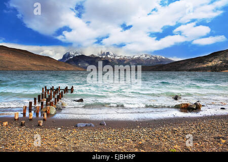 Il Lago Laguna Azul e un molo Foto Stock