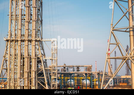 Espansione dell'impianto petrolchimico closeup Foto Stock