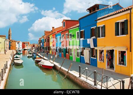 Isola di Burano canal Foto Stock