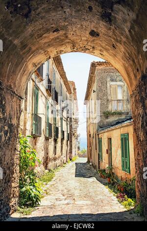 Bella la vecchia strada in Toscana Foto Stock