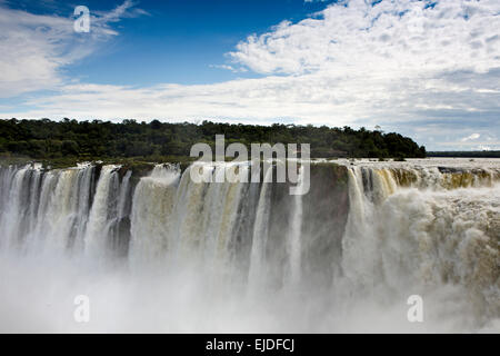 Argentina, Iguazu Falls National Park, La Garganta el Diablo cascata Foto Stock