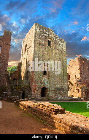 Il XII secolo medievale rovine di epoca normanna e mantenere di Goodrich Castle, Goodrich, Herefordshire, Inghilterra Foto Stock