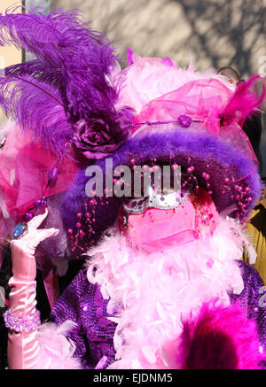 Masquerade al Carnevale veneziano di Annecy Francia Foto Stock