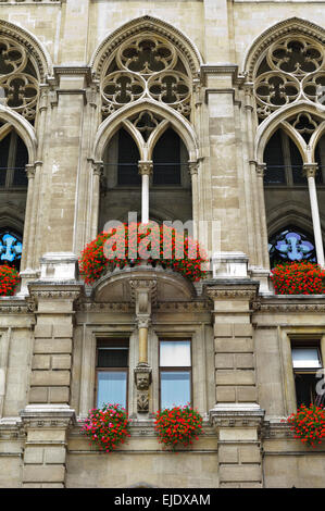 L'esterno neo gotico del Rathaus (Municipio) di Vienna in Austria. Foto Stock