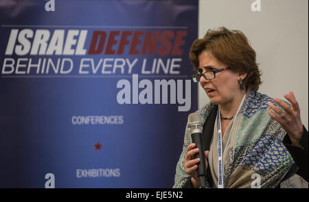 (150324) - TEL AVIV, 24 marzo 2015 (Xinhua) -- Kristin Lovejoy, IBM Global Chief Security Officer, indirizzi di una conferenza stampa durante la Cybertech 2015 a Tel Aviv, Israele, il 24 marzo 2015. Cybertech 2015, una conferenza ed esposizione internazionale per le soluzioni di informatica in tutto il mondo, e questo fu tenuto qui il martedì. La manifestazione di due giorni, attira alcune 100 israeliane e le compagnie internazionali per presentare le ultime innovazioni cybertech nel campo. Oltre cinquemila persone in delegazioni provenienti da 50 paesi e regioni sono attesi alla manifestazione. Quasi 90 interventi su argomenti di cyber soluzioni in cu Foto Stock