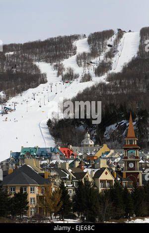 Mont-Tremblant ski resort in Québec, Canada. Foto Stock