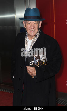 Londra, UK, UK. 24 Mar, 2015. Sir Ian McKellen assiste la notte VIP per la zona nord di balletti interpretazione di "Il grande Gatsby" presso il teatro Sadlers Wells. Credito: Ferdaus Shamim/ZUMA filo/Alamy Live News Foto Stock