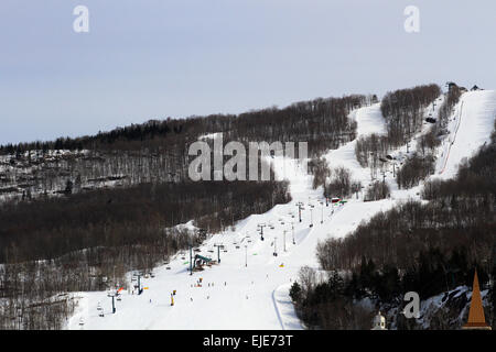 Mont-Tremblant ski resort in Québec, Canada. Foto Stock