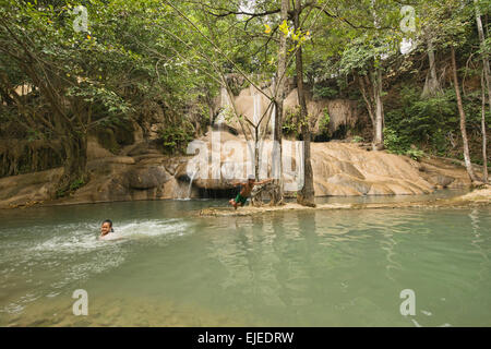 Sai Yok Noi cascata vicino a Kanchanaburi Thailandia Foto Stock