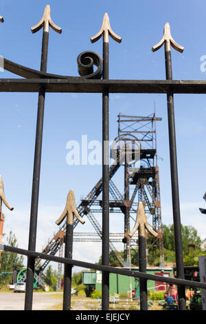 Porte principali e di miniera ingranaggio di avvolgimento a Astley Green Colliery Museum vicino a Manchester Foto Stock