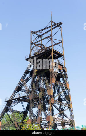 Miniera di ingranaggio di avvolgimento a Astley Green Colliery Museum. L'ex miniera di carbone si trova nel villaggio di Astley, vicino Manchester. Foto Stock