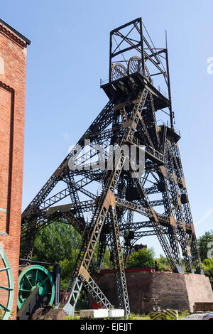 Miniera di ingranaggio di avvolgimento a Astley Green Colliery Museum. L'ex miniera di carbone si trova nel villaggio di Astley, vicino Manchester. Foto Stock