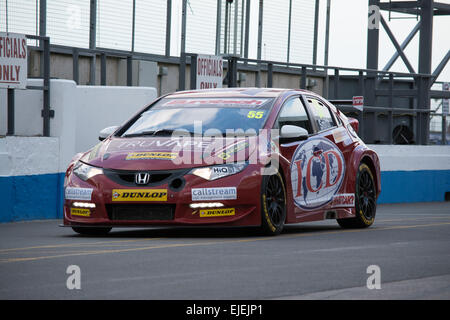 Donington Park, il Castello di Donnington, UK. Il 24 marzo 2015. Jeff Smith in Eurotech Racing Honda Civic in azione durante il 2015 Dunlop MSA British Touring Car Championship media giornata a Donington Park il 24 marzo 2015 a Castle Donington, Inghilterra. (Foto di gergo Toth/Alamy Live News) Foto Stock