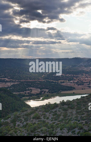 Marsh spettacolari paesaggi delle dighe e delle foreste di La Alcarria, Guadalajara, Spagna Foto Stock