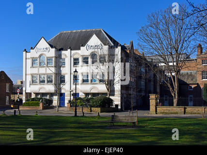 Ealing Studios. Walpole Park, West Ealing, London, England, Regno Unito, Europa. Foto Stock