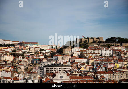 Viste dal Jardim de São Pedro de Alcântara nel Bairro Alto a Lisbona - Portogallo Foto Stock