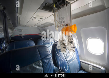 Maschere ad ossigeno, aereo interno Foto Stock