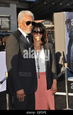 LOS ANGELES, CA - 10 Aprile 2013: Morgan Freeman & figlia Morgana presso la American premiere del suo nuovo film 'Oblivion' presso il Teatro Dolby, Hollywood. Foto Stock