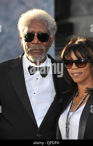 LOS ANGELES, CA - 10 Aprile 2013: Morgan Freeman & figlia Morgana presso la American premiere del suo nuovo film 'Oblivion' presso il Teatro Dolby, Hollywood. Foto Stock