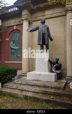 Statua di Henry Ward Beecher nella chiesa di Plymouth a Brooklyn, New York Foto Stock