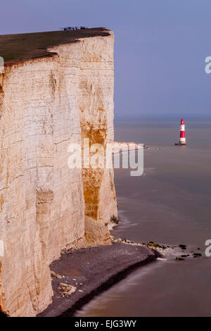 Beachy Head and Beachy Head Lighthouse vicino a Eastbourne, Sussex, Regno Unito Foto Stock