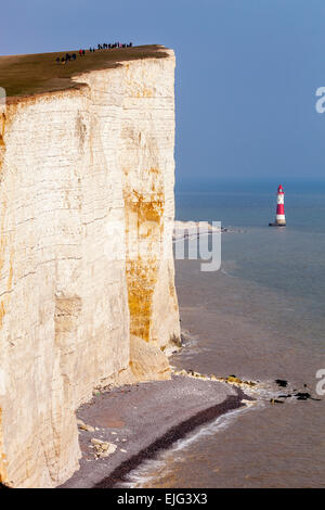 Beachy Head and Beachy Head Lighthouse vicino a Eastbourne, Sussex, Regno Unito Foto Stock