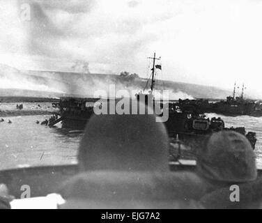 Soldati e marinai a bordo di una guardia costiera landing craft approccio Normandia, D-Day, 6 giugno 1944. /D-day /d-day Foto Stock