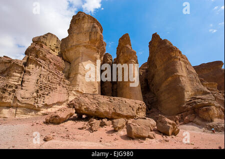 Salomone pilastri della formazione di roccia a Timna Park nel sud del deserto del Negev in Israele Foto Stock