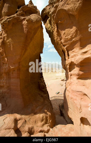 Salomone pilastri della formazione di roccia a Timna Park nel sud del deserto del Negev in Israele Foto Stock