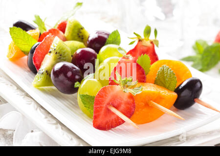 Frutti su bastoni. Foto Stock