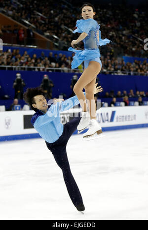 Shanghai Oriental Sports Centre di Shanghai. 26 Mar, 2015. Pang Qing (Top) e Tong Jian della Cina competere durante le coppie pattinaggio gratuito nel segmento ISU World Figure Skating Championships 2015 in corona allo stadio al coperto, Oriental Sports Center in Cina a Shanghai il 26 marzo 2015. Pang Qing e Tong Jian ha preso la medaglia di bronzo con 212.77 punti in totale. Credito: Wang Lili/Xinhua/Alamy Live News Foto Stock