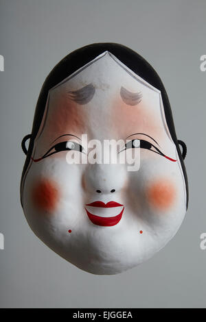 Tradizionale maschera giapponese: okame / otafuku Foto Stock