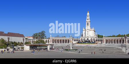 Santuario di Fatima, Portogallo. Basilica di Nossa Senhora do Rosario, Sacro Cuore di Gesù, Cappella delle Apparizioni. Fatima è una chiesa cattolica santuario mariano Foto Stock