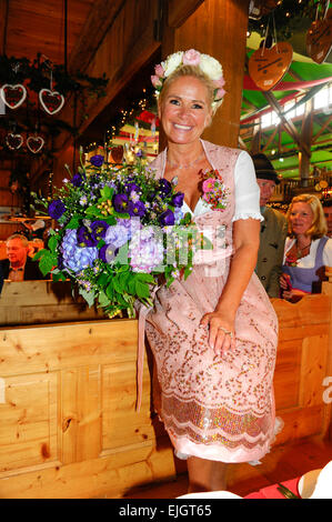 Lancio ufficiale del 2014 Oktoberfest (Wiesn) dotata di: Claudia Effenberg dove: Monaco di Baviera, Germania Quando: 20 Set 2014 Foto Stock