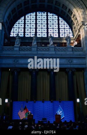 New York, Stati Uniti d'America. 26 Mar, 2015. Il Presidente afghano Ashraf Ghani parla durante la Columbia il mondo leader Forum presso la Columbia University di New York, gli Stati Uniti, il 26 marzo 2015. Credito: Wang Lei/Xinhua/Alamy Live News Foto Stock