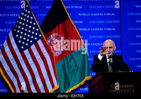 New York, Stati Uniti d'America. 26 Mar, 2015. Il Presidente afghano Ashraf Ghani parla durante la Columbia il mondo leader Forum presso la Columbia University di New York, gli Stati Uniti, il 26 marzo 2015. Credito: Wang Lei/Xinhua/Alamy Live News Foto Stock