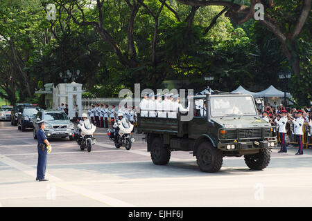 Gun Carrello corteo per ex ministro Mentor Lee Kuan Yew da Istana alla Casa del Parlamento Foto Stock