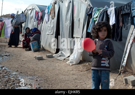 Campo profughi a Suruc, Turchia (Kurdistan turco) con famiglie di rifugiati di guerra da Kobane, Siria Foto Stock