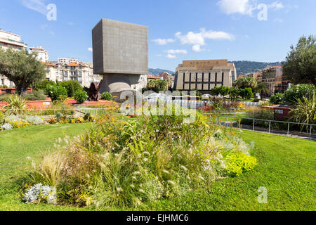 Francia - Cote d'Azur, Nizza, centro congressi Acropolis e Louis Nucéra biblioteca dello scultore Sacha Sosno Foto Stock