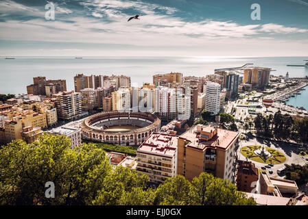 Malaga bullring e porto Foto Stock