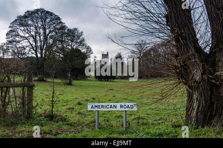 Urban Warfare Training Center presso il villaggio fantasma di Imber su Salisbury Plain, Wiltshire, Inghilterra, Regno Unito. Foto Stock