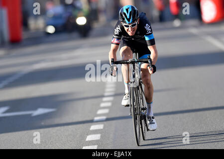 Nelle Fiandre, in Belgio. 27 Mar, 2015. UCI tour in bicicletta. E3 Harelbeke. Geraint Thomas di Sky celebra la vittoria durante il tour mondiale 58a edizione di E3 Harelbeke corsa di ciclismo Credito: Azione Sport Plus/Alamy Live News Foto Stock