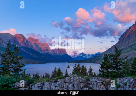 St Mary Lake, il Parco Nazionale di Glacier, Montana, USA Foto Stock