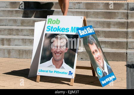 Sydney, Australia. 28th Mar 2015. Elezioni statali del nuovo Galles del Sud, residenti di Pittwater Sydney che votano alle elezioni statali del nuovo Galles del Sud, vinte dalla coalizione dei liberali e dei cittadini, marzo 2015 Foto Stock