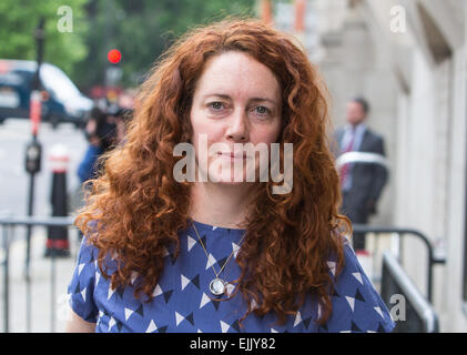 Rebecca Brooks,ex redattore delle notizie del mondo, arriva al Old Bailey per il telefono prova di hacking Foto Stock